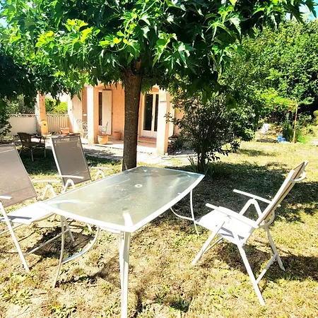 Hébergement de vacances Maison Provence T2 Avec Jardin Privé *
