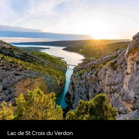 Hébergement de vacances Maison Provence T2 Avec Jardin Privé *